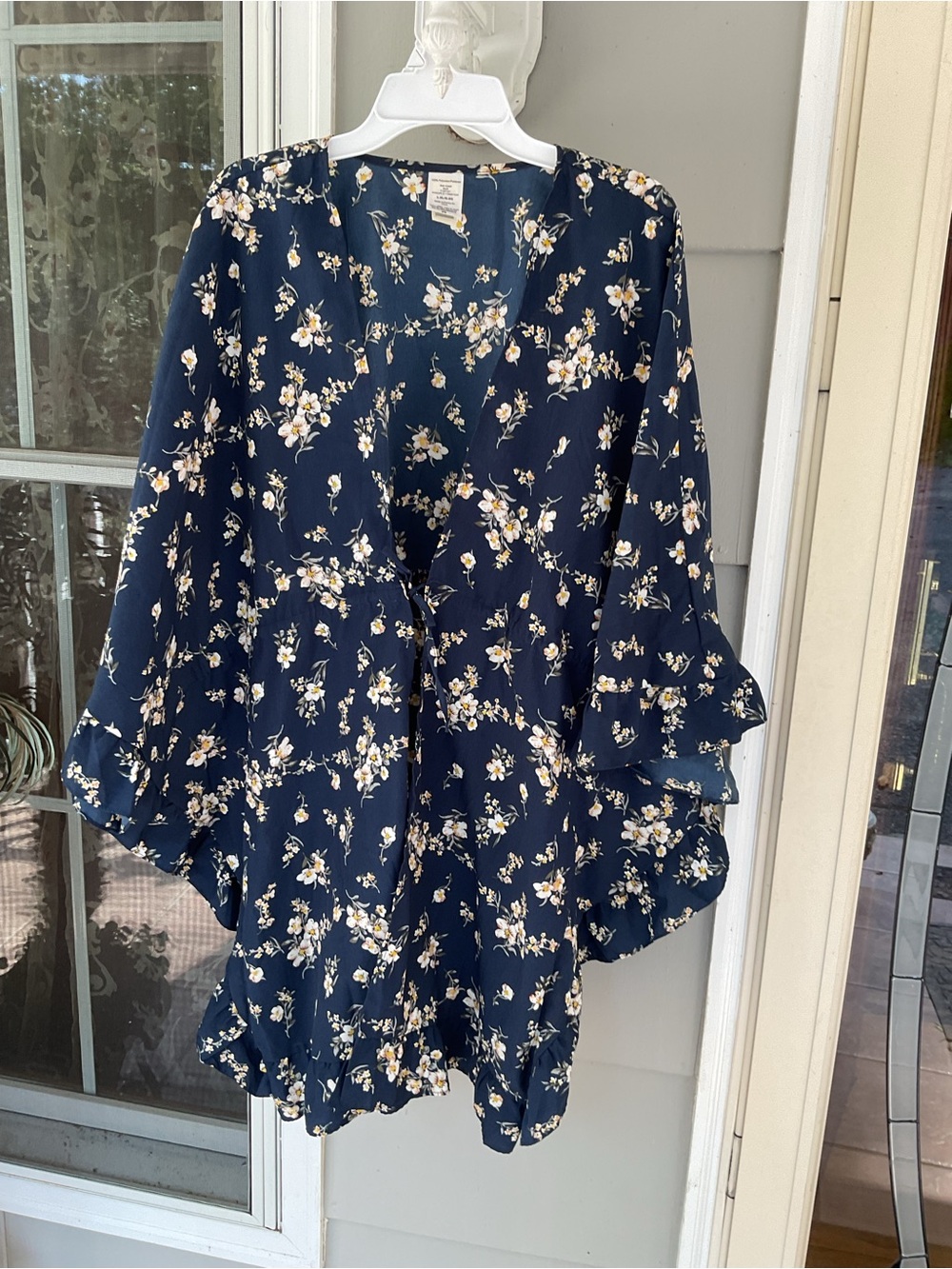 NWOT! Blue Cascading Floral Boho Kimono Coverup Front Tie Women’s Sz L-XL